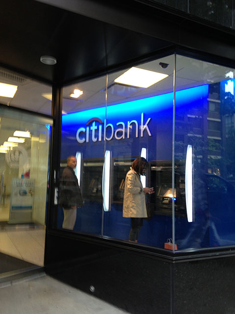 CITY BANKのパクリ？と思ったらスポンサーでした。洒落がおしゃれ！