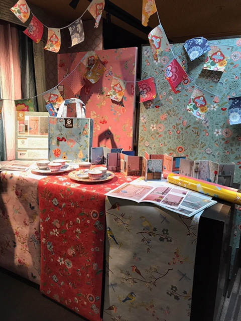 今回会場となったテシード様。鮮やかなコレクション