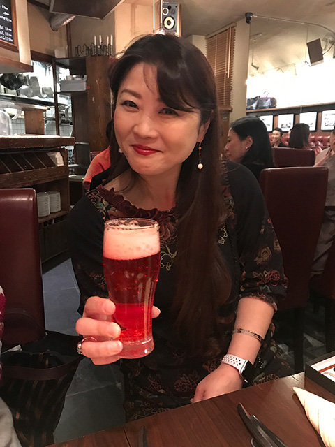 ドレスコードは赤。さりげない赤の入り方。 ドレスコードは赤。さりげない赤の入り方。