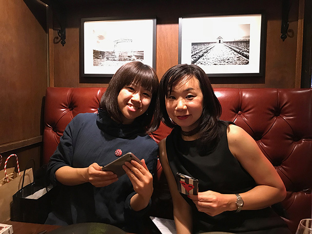 ドレスコードは赤。さりげない赤の入り方。 ドレスコードは赤。さりげない赤の入り方。