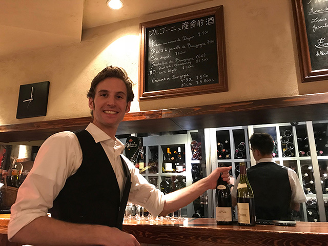 お料理/物語を感じさせる美しい一皿。前菜、メイン、デザートまでうっとりする美味しさです。 お料理/物語を感じさせる美しい一皿。前菜、メイン、デザートまでうっとりする美味しさです。