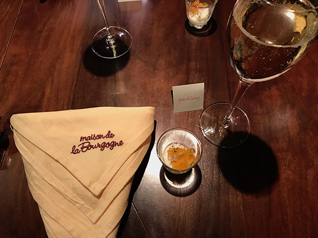 お料理/物語を感じさせる美しい一皿。前菜、メイン、デザートまでうっとりする美味しさです。 お料理/物語を感じさせる美しい一皿。前菜、メイン、デザートまでうっとりする美味しさです。